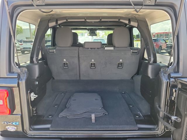 Used 2024 Jeep Wrangler Unlimited Rubicon 4xe AWD/4WD image 9