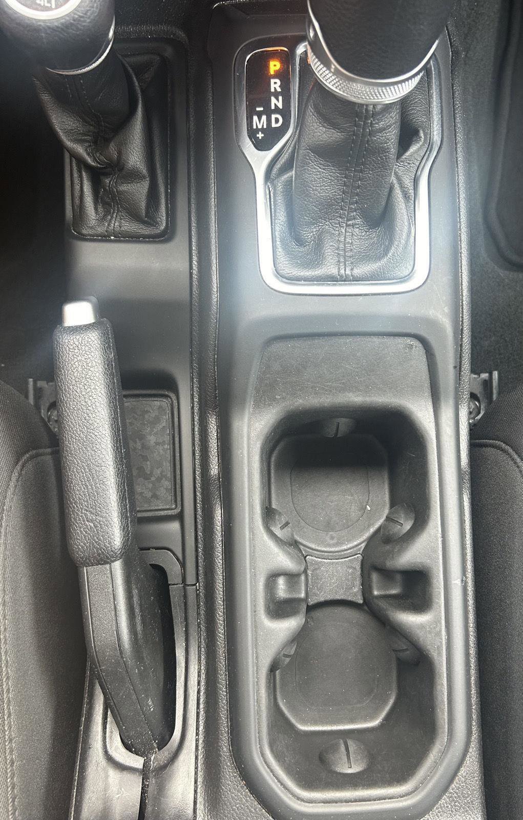 Used 2023 Jeep Gladiator Sport image 15