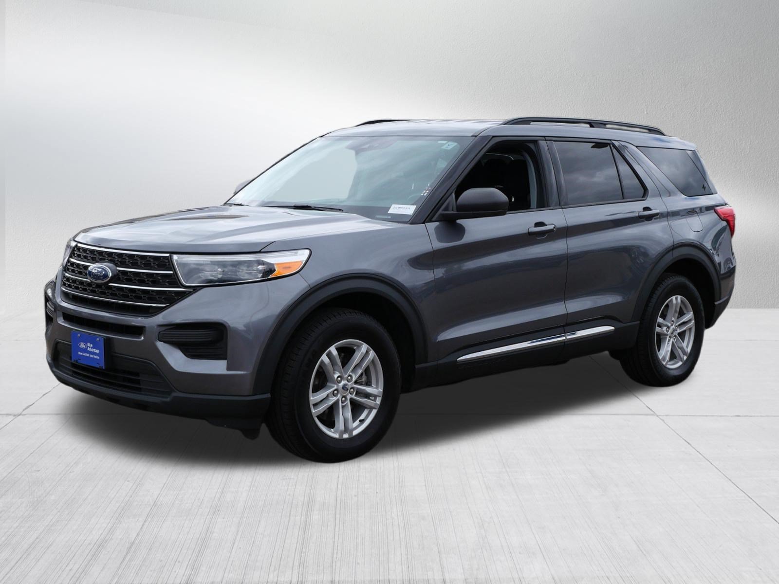 Certified 2022 Ford Explorer XLT w/ Class IV Trailer Tow Package AWD/4WD image 3