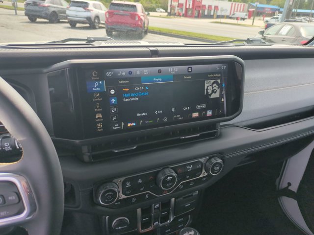 Used 2024 Jeep Wrangler Unlimited Sahara w/ Safety Group image 21