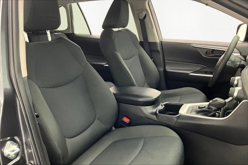 Used 2024 Toyota RAV4 LE image 9