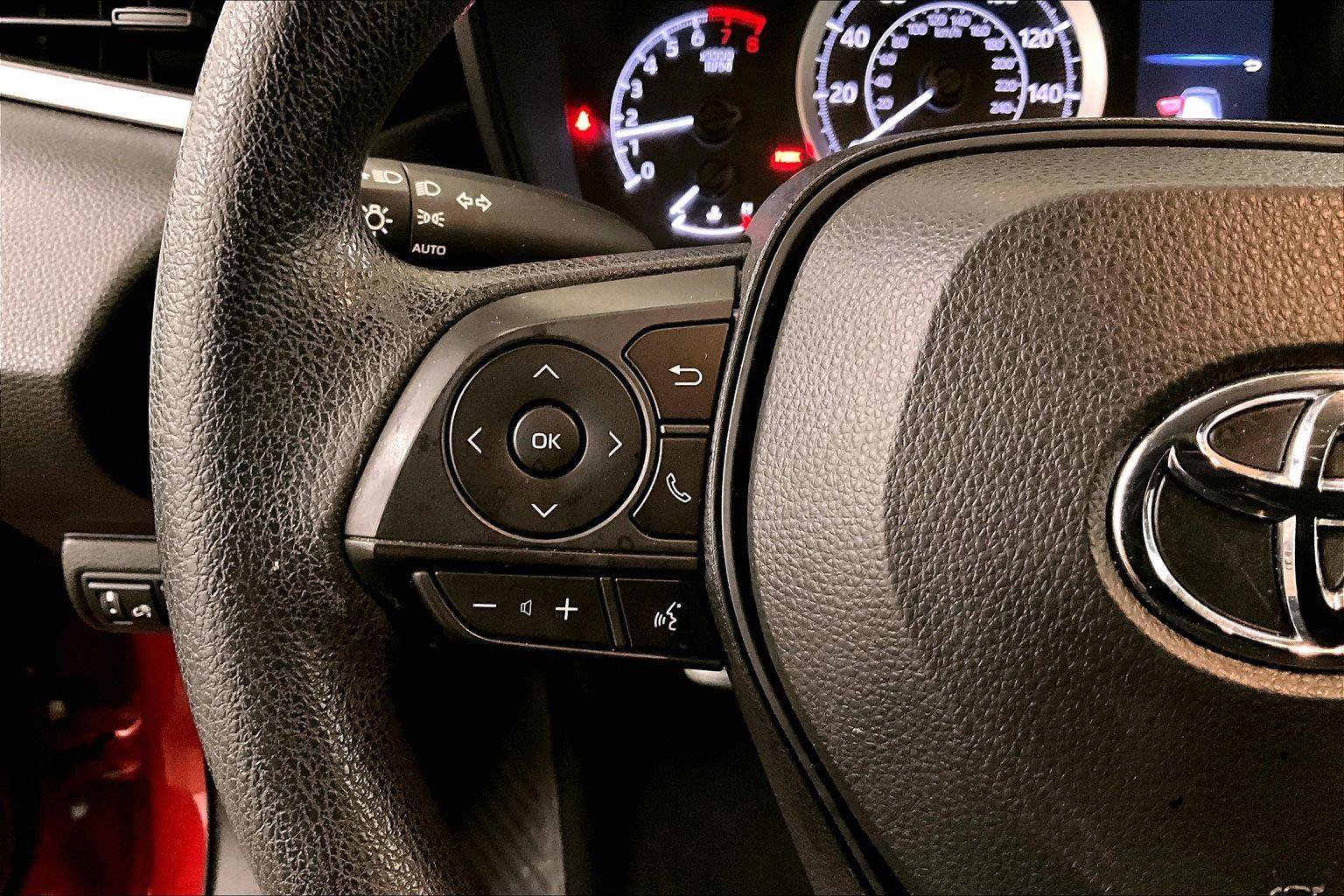 Used 2021 Toyota Corolla LE image 17