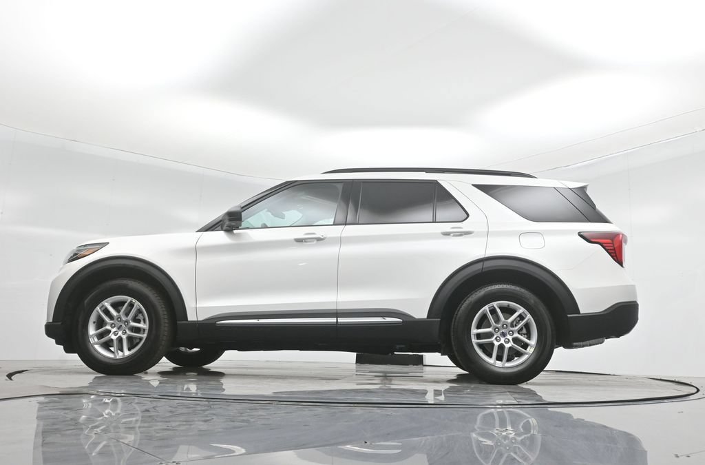 Certified 2025 Ford Explorer Active RWD image 6
