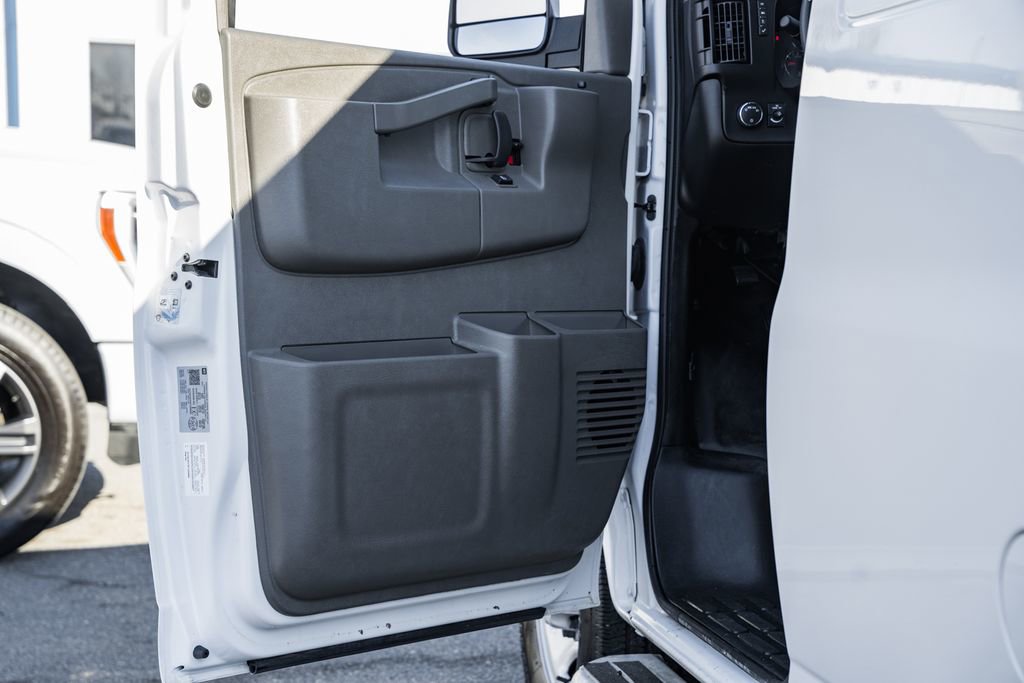 Used 2023 GMC Savana 2500 image 39