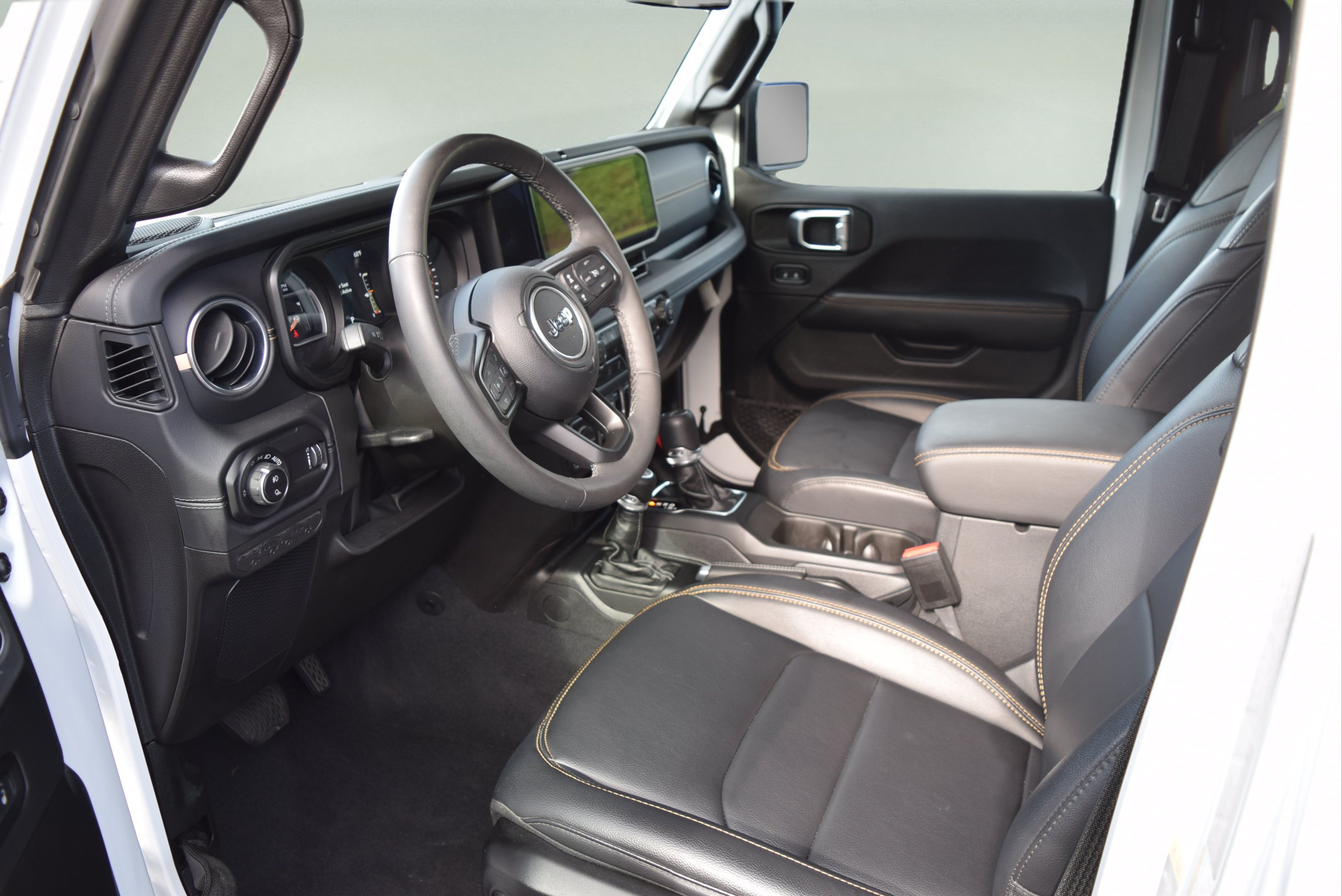Used 2025 Jeep Gladiator Sport w/ Premium Package AWD/4WD image 10
