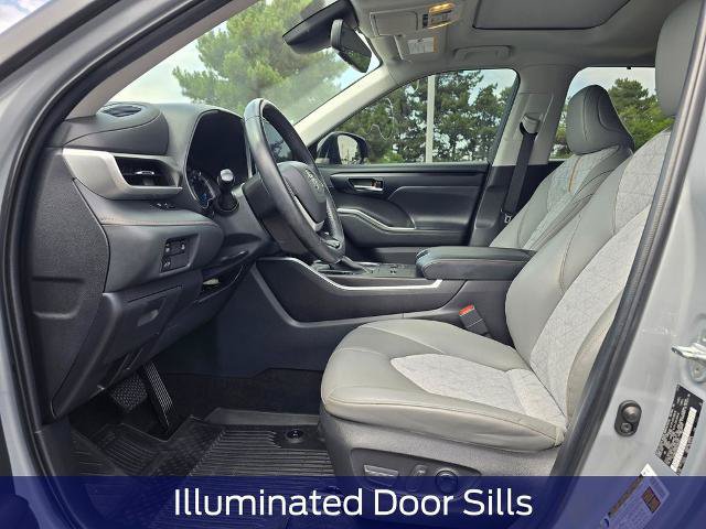 Used 2023 Toyota Highlander Bronze Edition AWD/4WD image 12