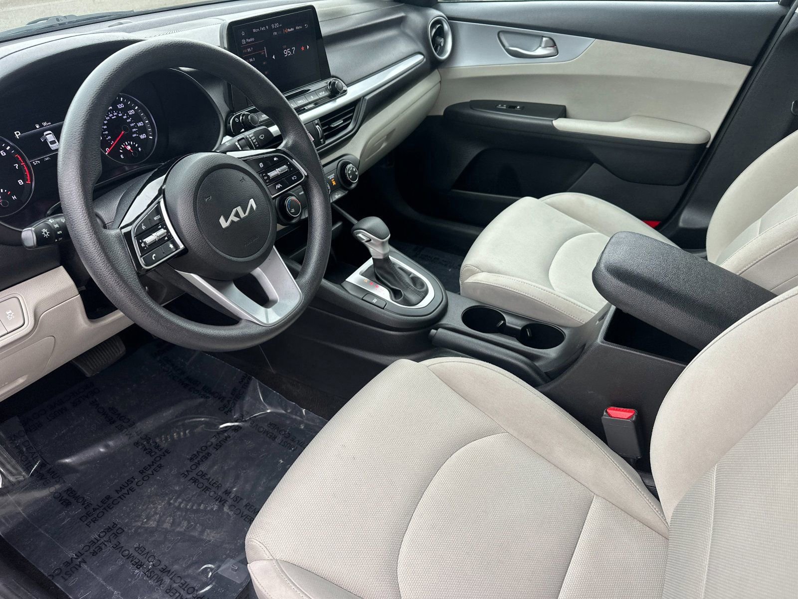 Used 2023 Kia Forte LXS image 9