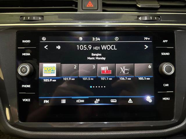 Used 2022 Volkswagen Tiguan SE w/ Panoramic Sunroof Package FWD image 27
