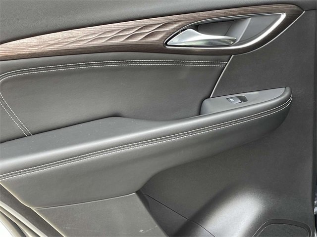 Used 2022 Buick Envision Avenir w/ Technology Package II image 10