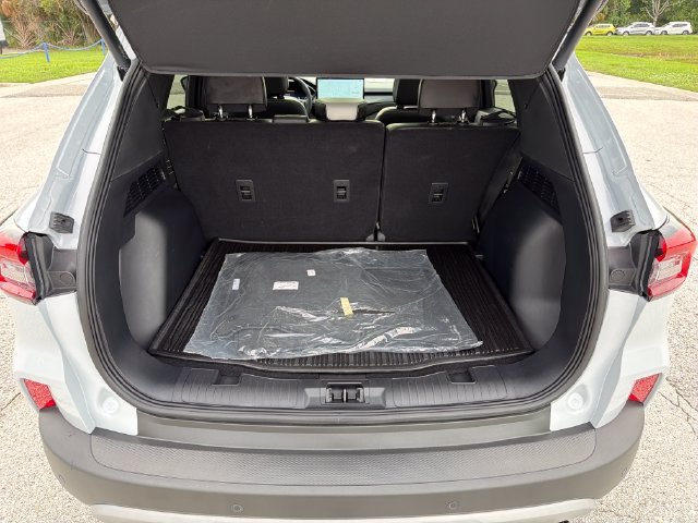 Certified 2025 Ford Escape Platinum w/ Premium Technology Package FWD image 26