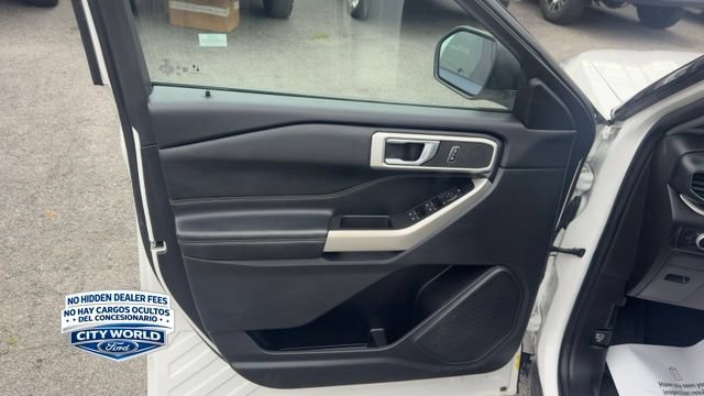 Certified 2022 Ford Explorer XLT w/ Equipment Group 202A AWD/4WD image 6