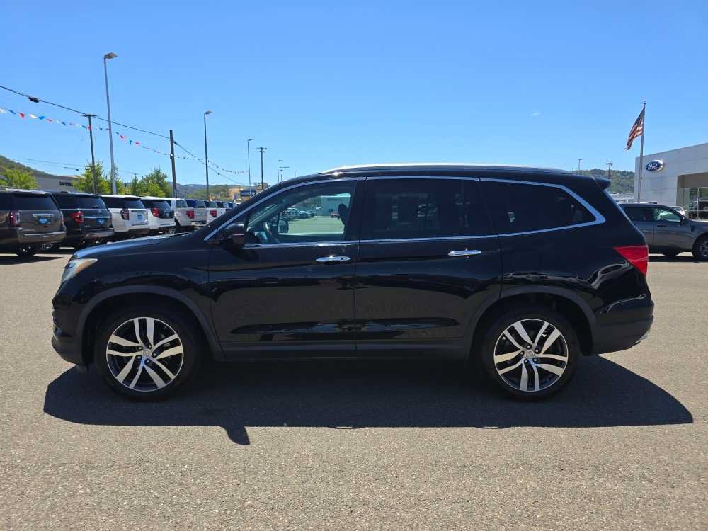 Used 2017 Honda Pilot Elite image 2