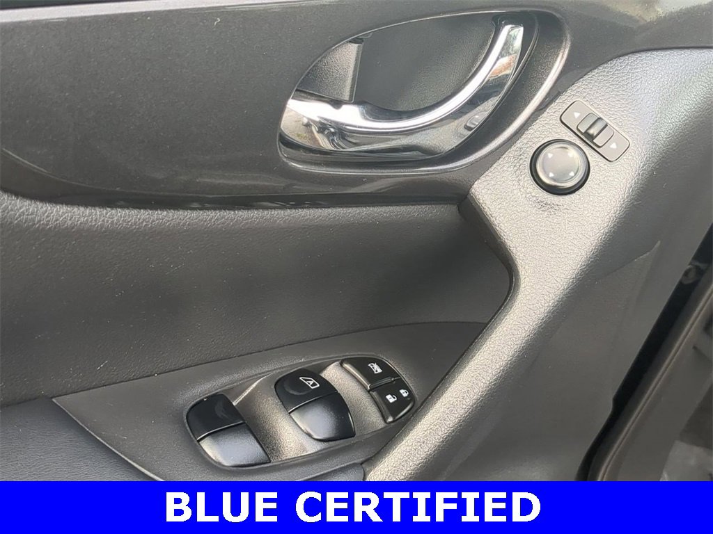 Used 2017 Nissan Rogue S image 10