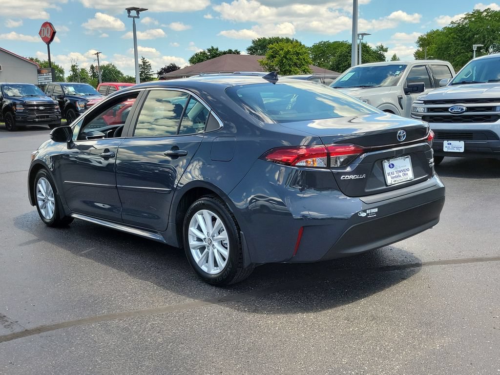 Used 2025 Toyota Corolla XLE FWD image 6