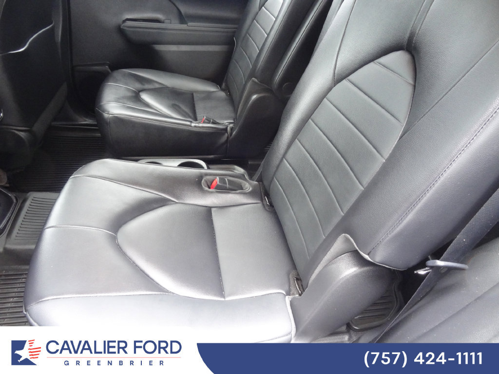 Used 2023 Toyota Highlander XLE FWD image 9