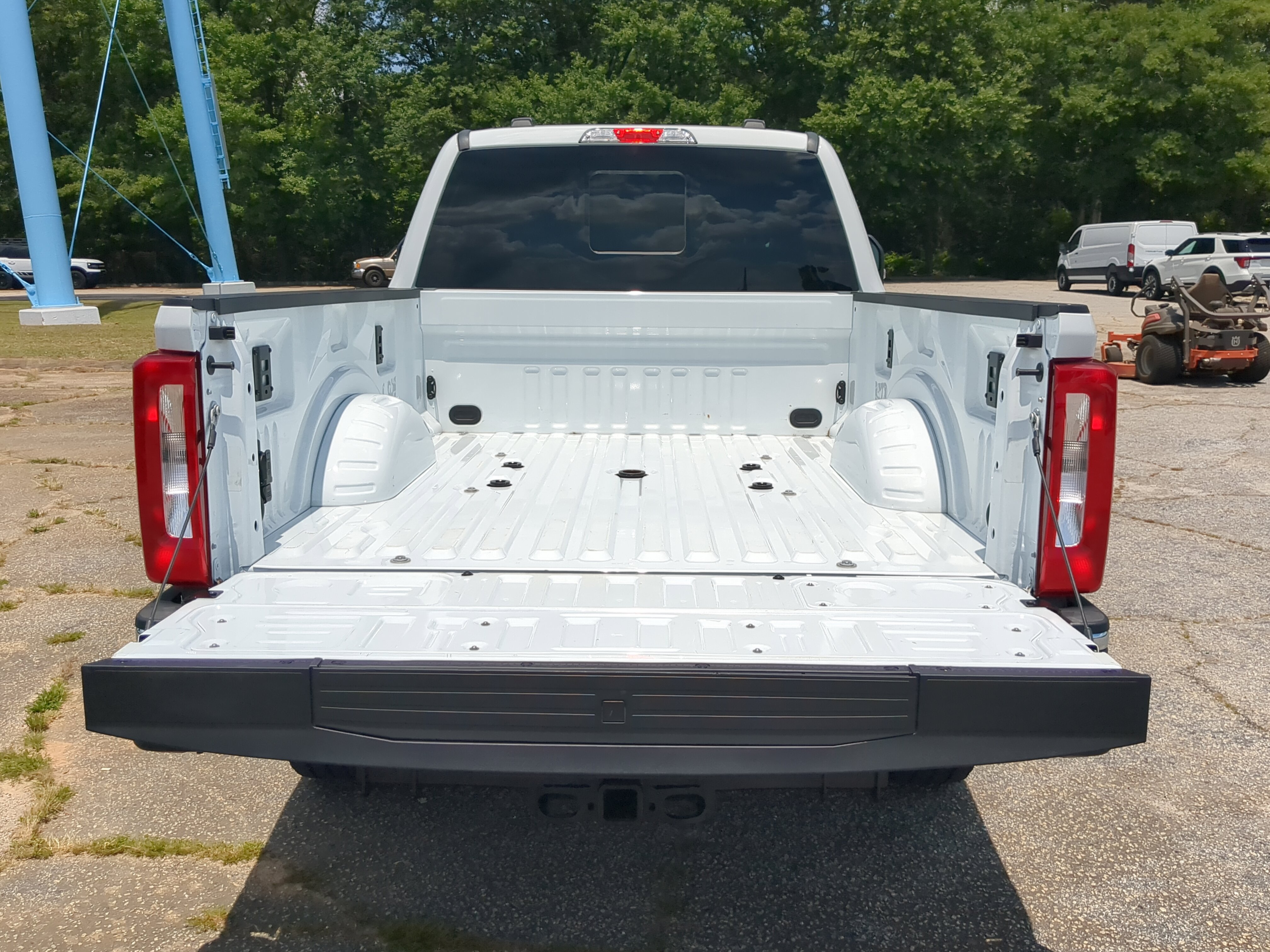 Certified 2025 Ford F250 XLT AWD/4WD image 11