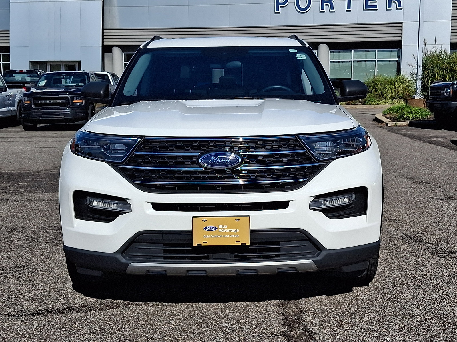 Certified 2023 Ford Explorer XLT w/ Equipment Group 202A AWD/4WD image 3