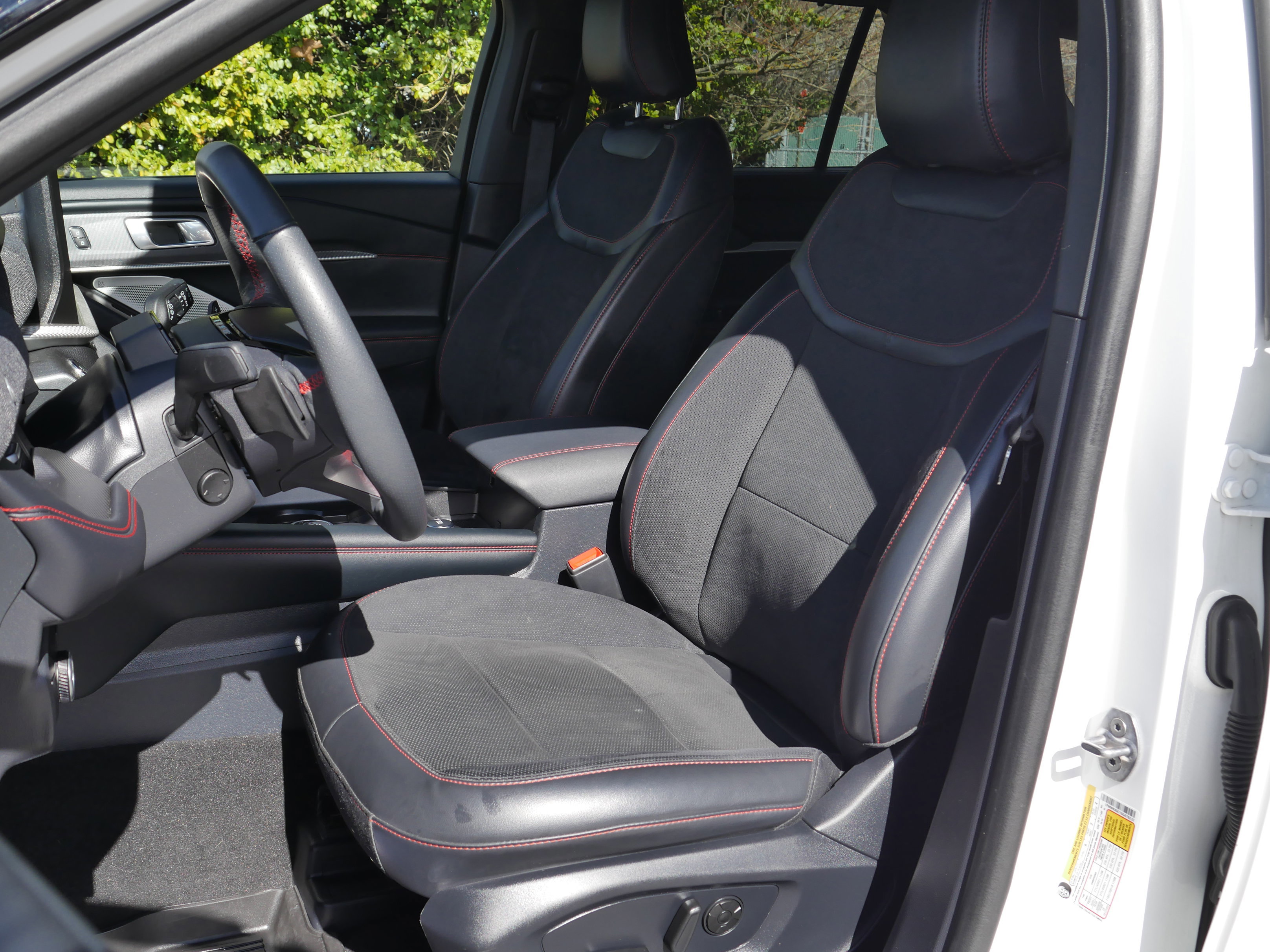 Certified 2025 Ford Explorer ST AWD/4WD image 42