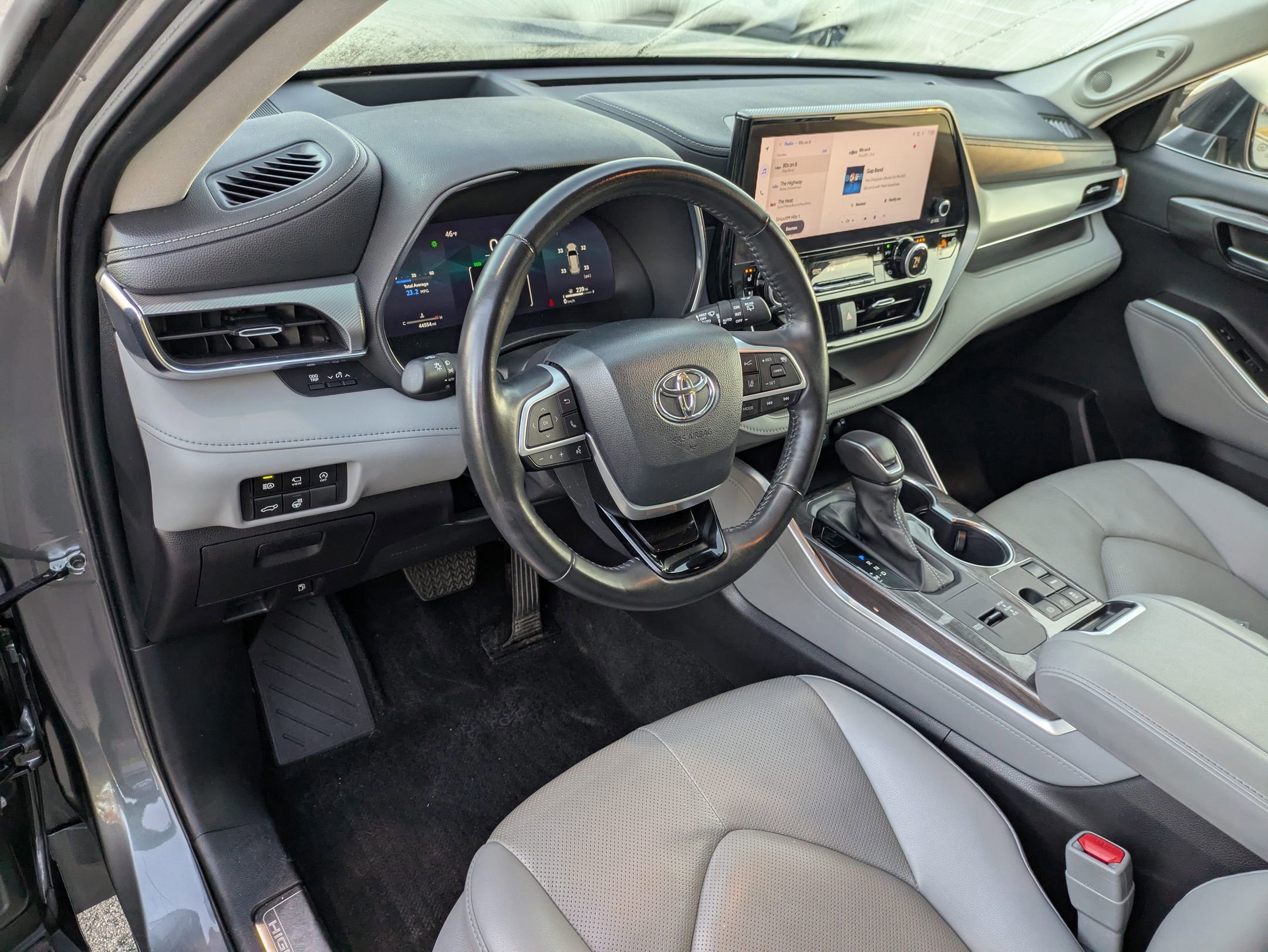 Used 2023 Toyota Highlander Platinum image 14
