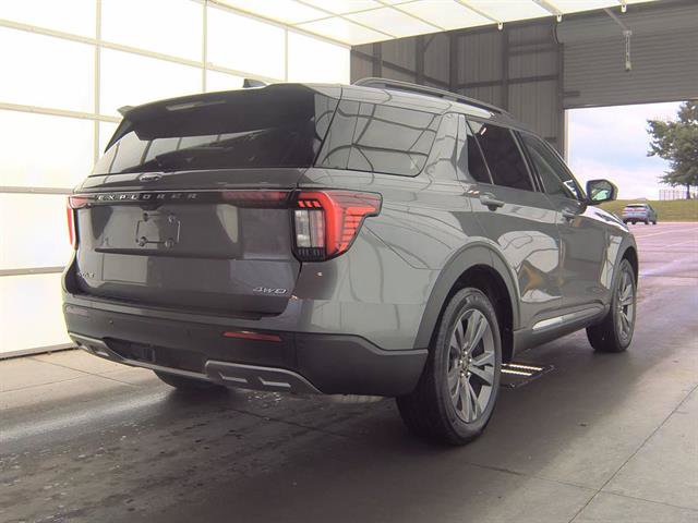 Certified 2025 Ford Explorer Active w/ Active Comfort Package AWD/4WD image 3