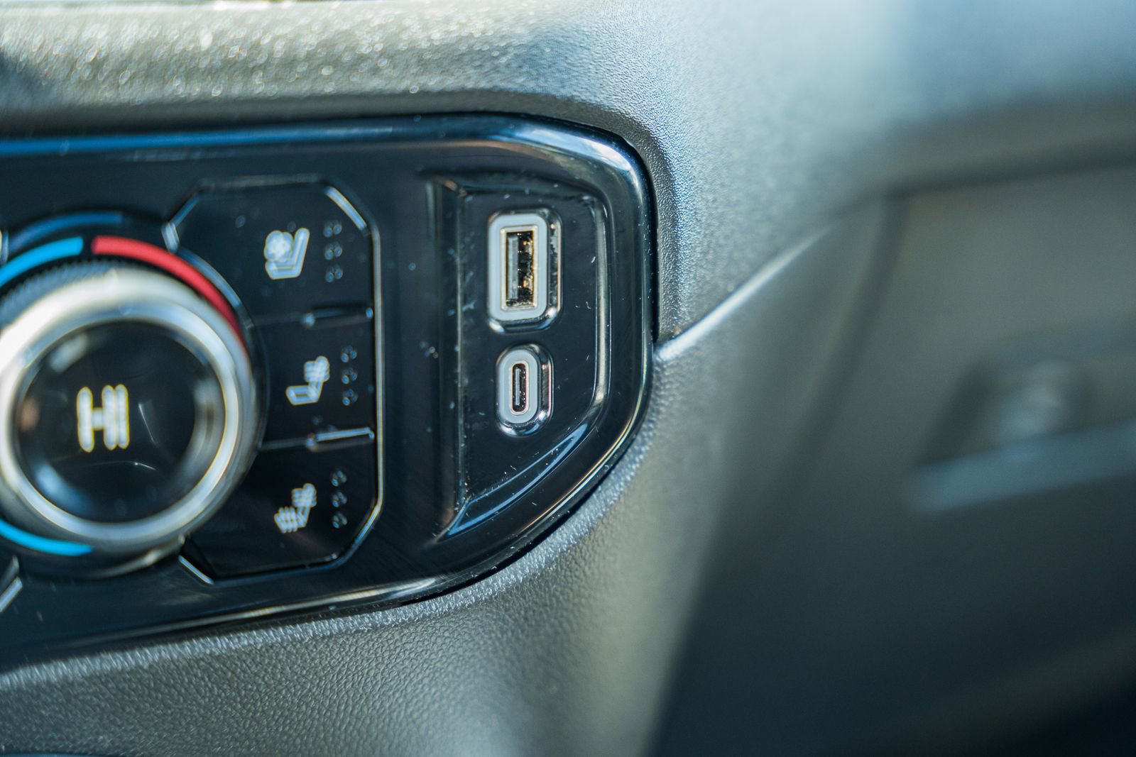 Used 2024 Chevrolet Silverado 3500 High Country w/ High Country Premium Package image 38