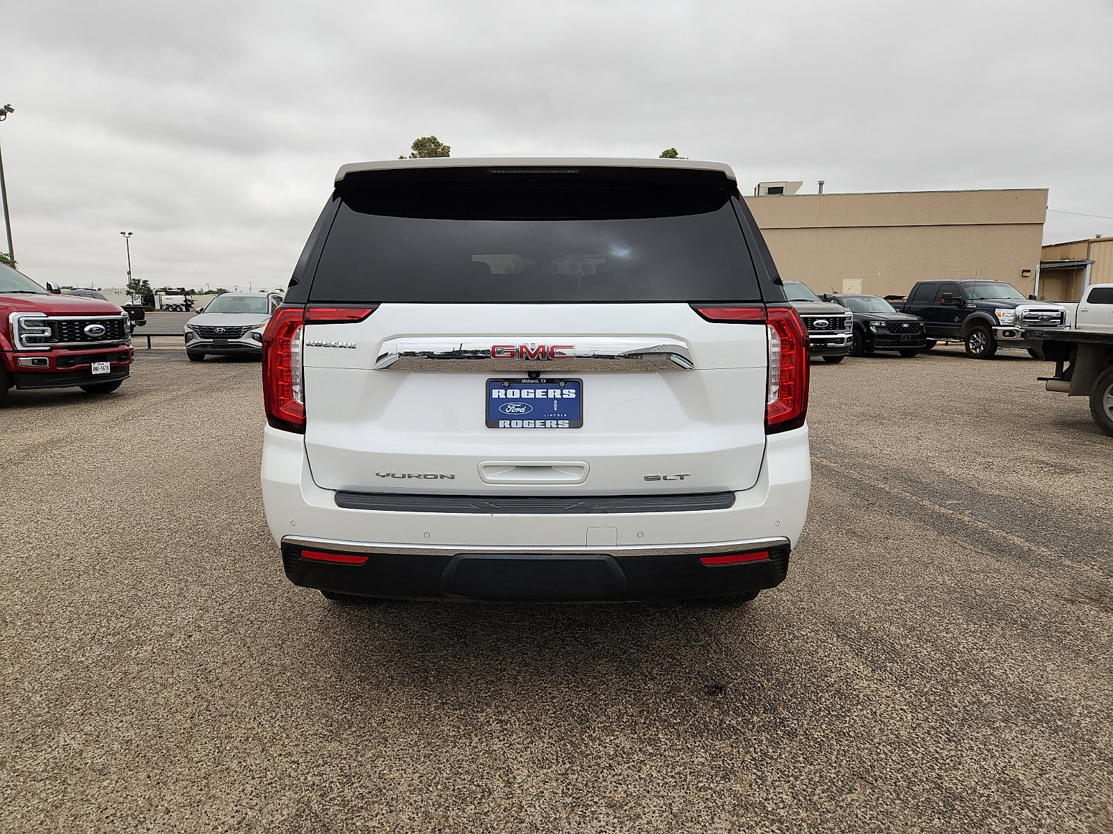 Used 2022 GMC Yukon SLT w/ SLT Luxury Package RWD image 6