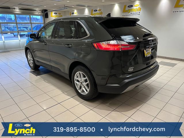 Certified 2024 Ford Edge SEL w/ Convenience Package AWD/4WD image 2