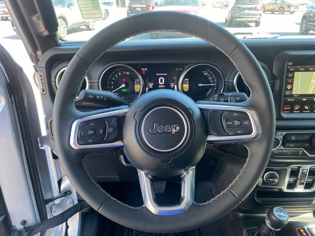 Used 2023 Jeep Wrangler Unlimited Sahara AWD/4WD image 20