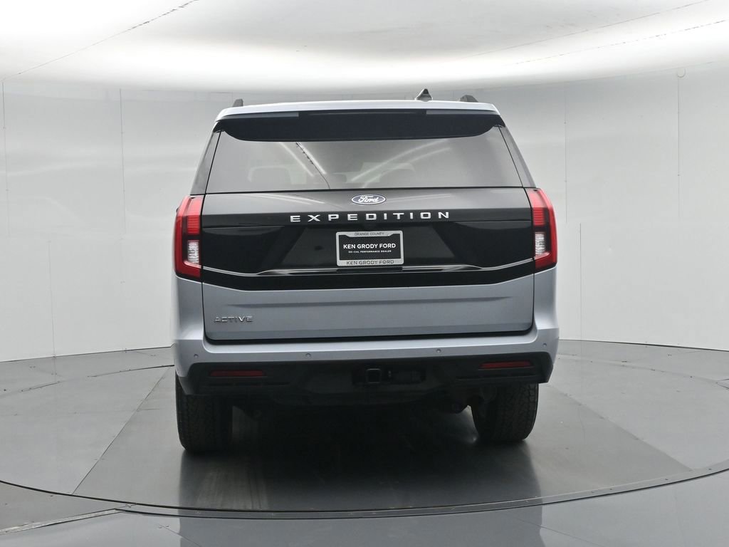 Certified 2025 Ford Expedition Active AWD/4WD image 10