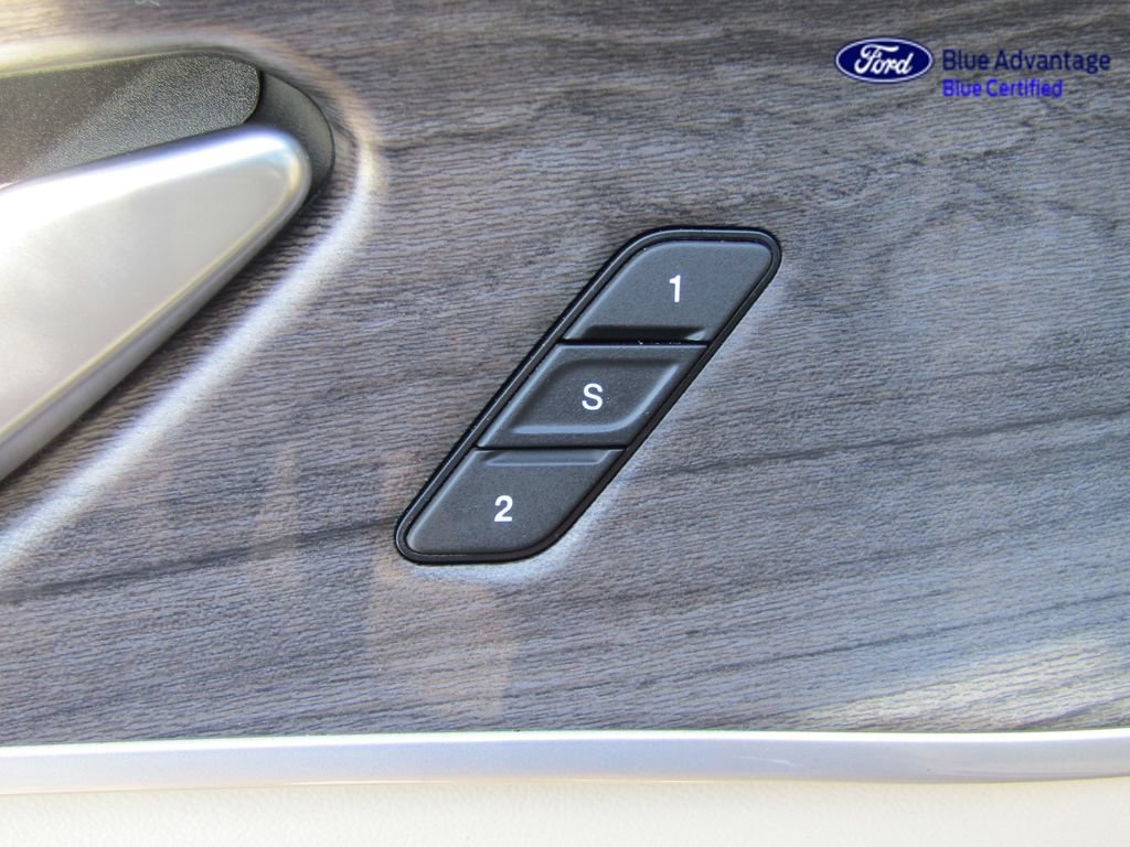 Used 2024 Jeep Grand Cherokee L Limited w/ Luxury Tech Group II AWD/4WD image 35