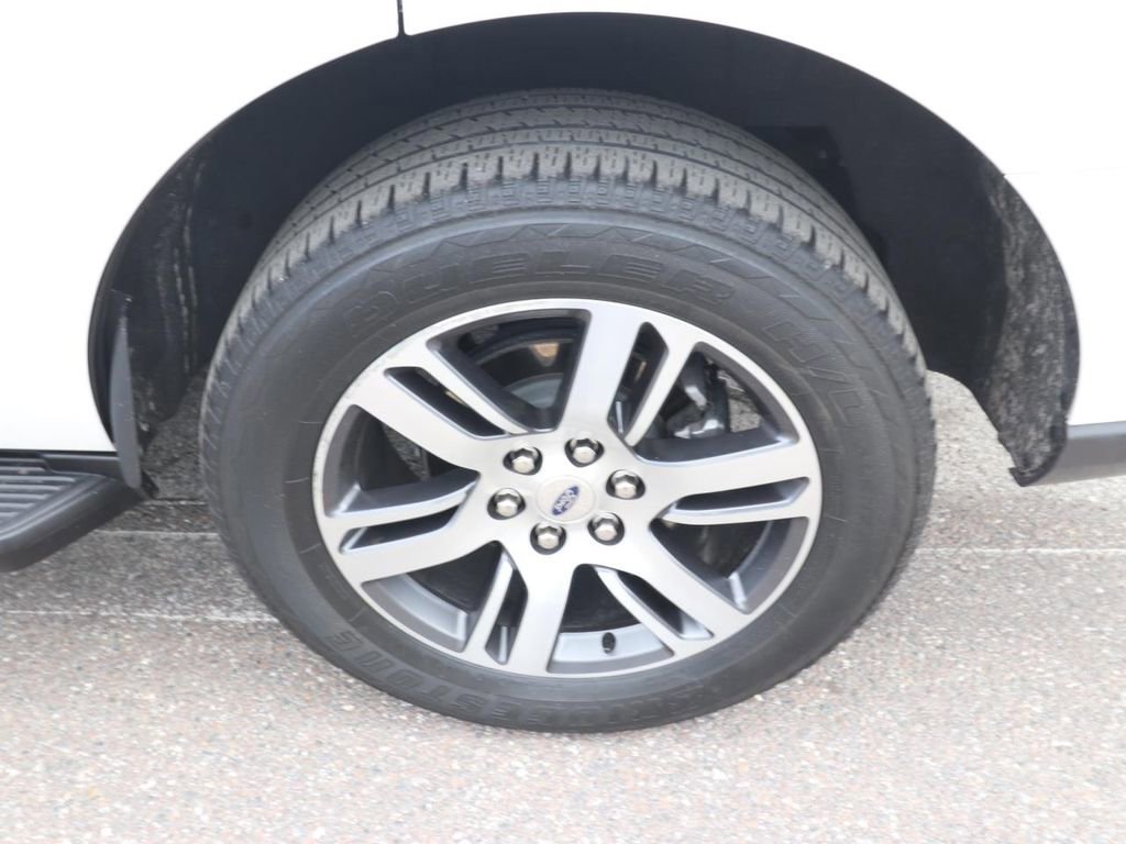 Certified 2024 Ford Expedition XLT image 18