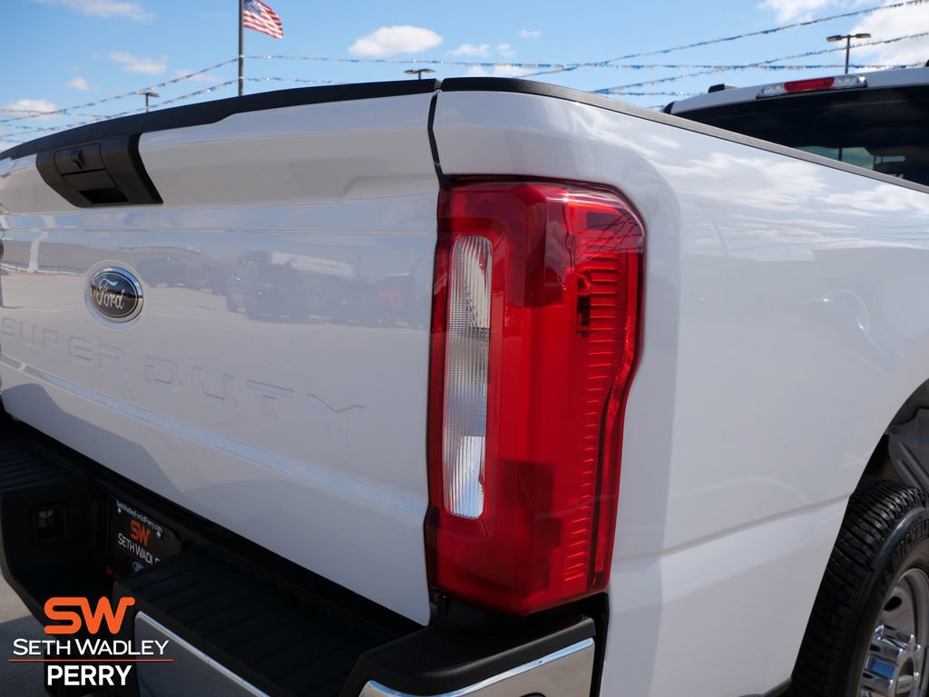 Certified 2025 Ford F250 XL w/ XL Driver Assist Package RWD image 9