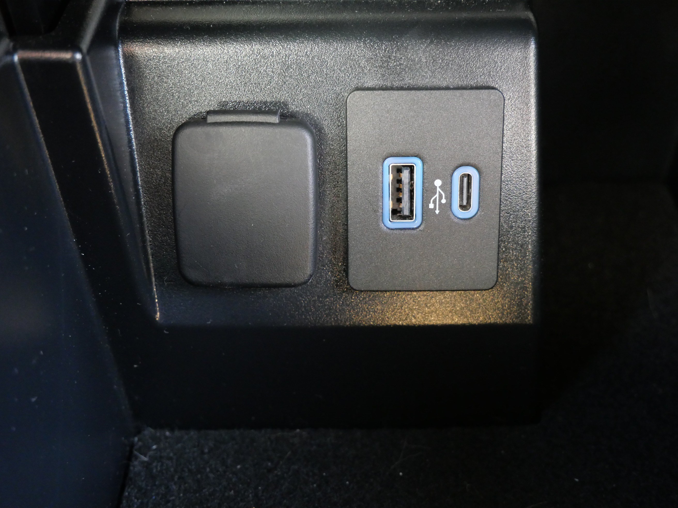 Certified 2023 Ford Explorer XLT w/ Equipment Group 202A AWD/4WD image 33