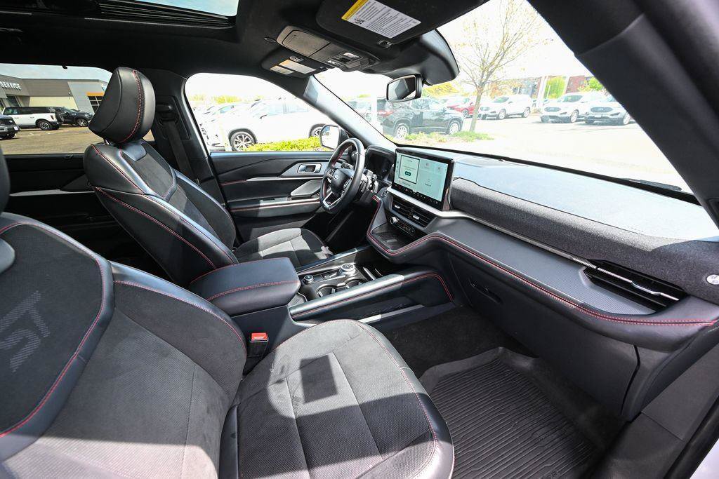 Certified 2025 Ford Explorer ST AWD/4WD image 26