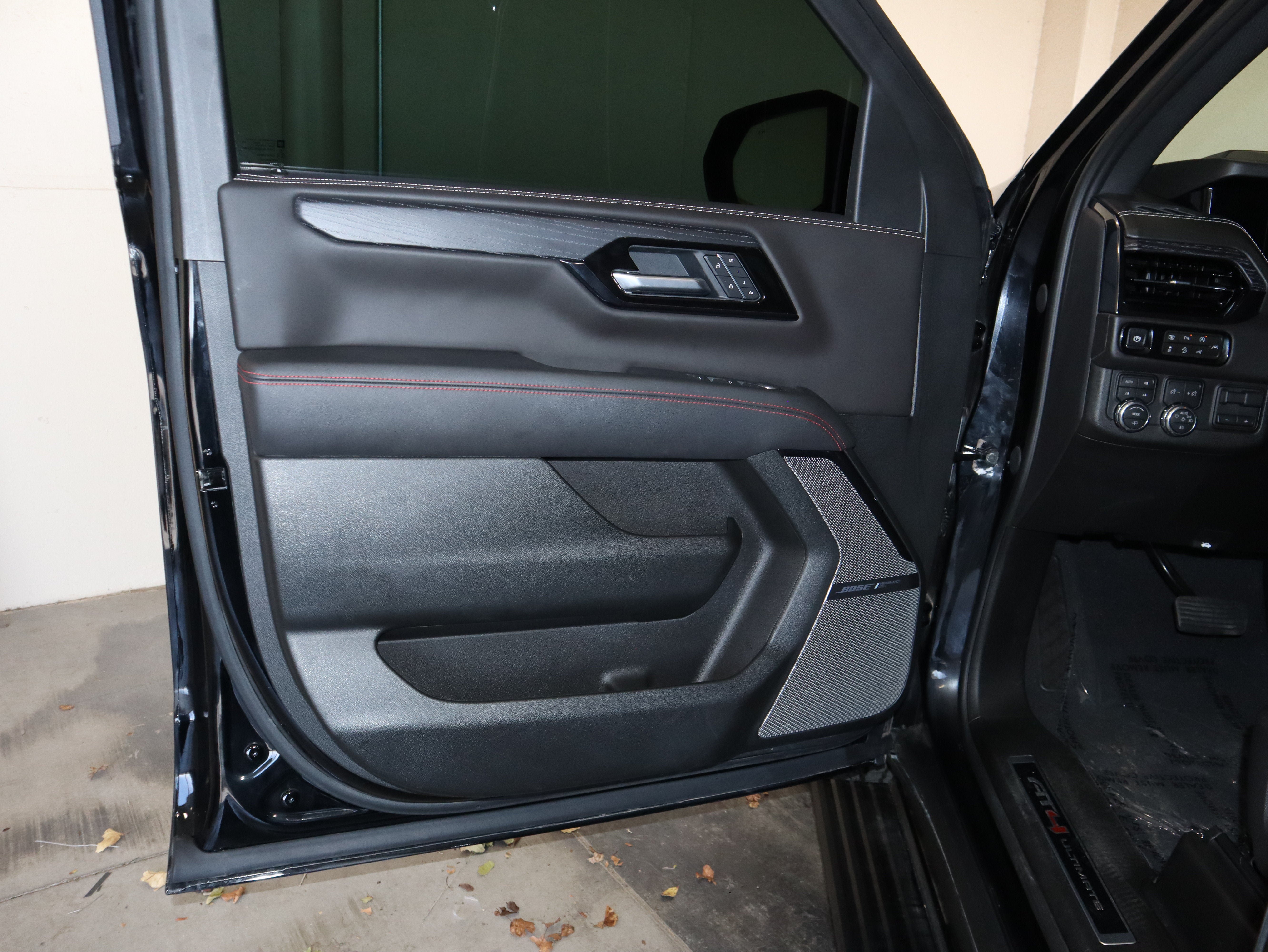 Used 2026 GMC Yukon AT4 Ultimate AWD/4WD image 30