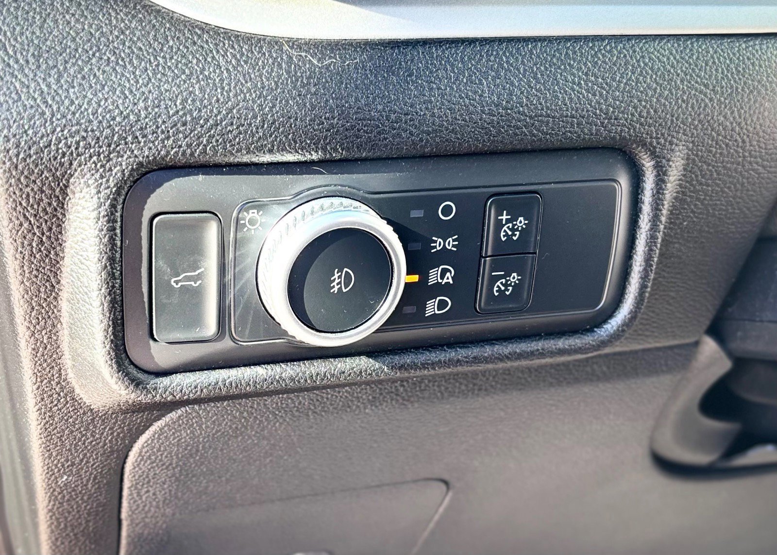 Certified 2021 Ford Explorer XLT w/ Equipment Group 202A image 35