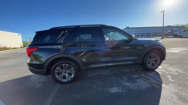 Certified 2022 Ford Explorer XLT w/ Equipment Group 202A AWD/4WD image 10