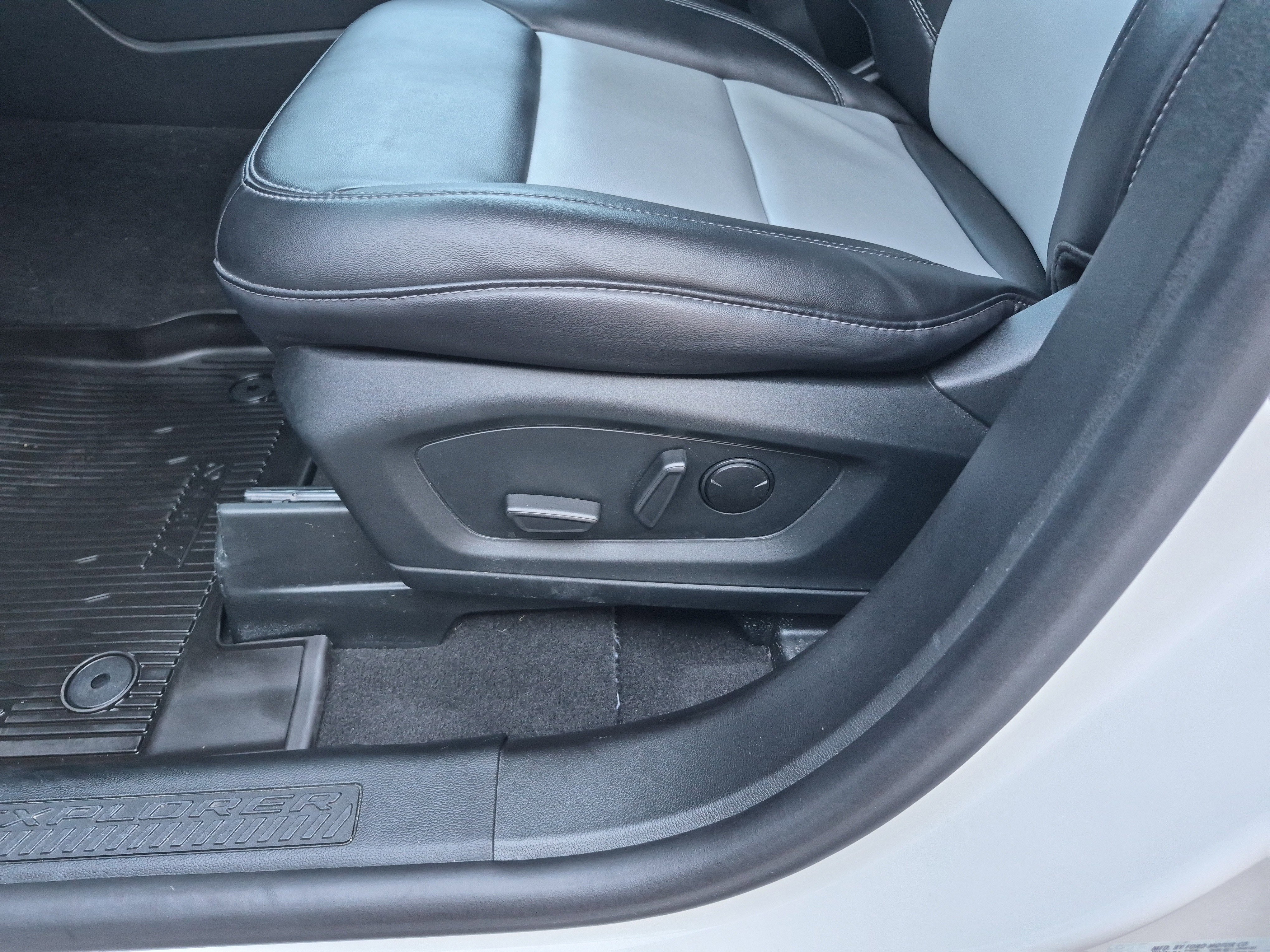 Certified 2023 Ford Explorer XLT w/ Equipment Group 202A image 12