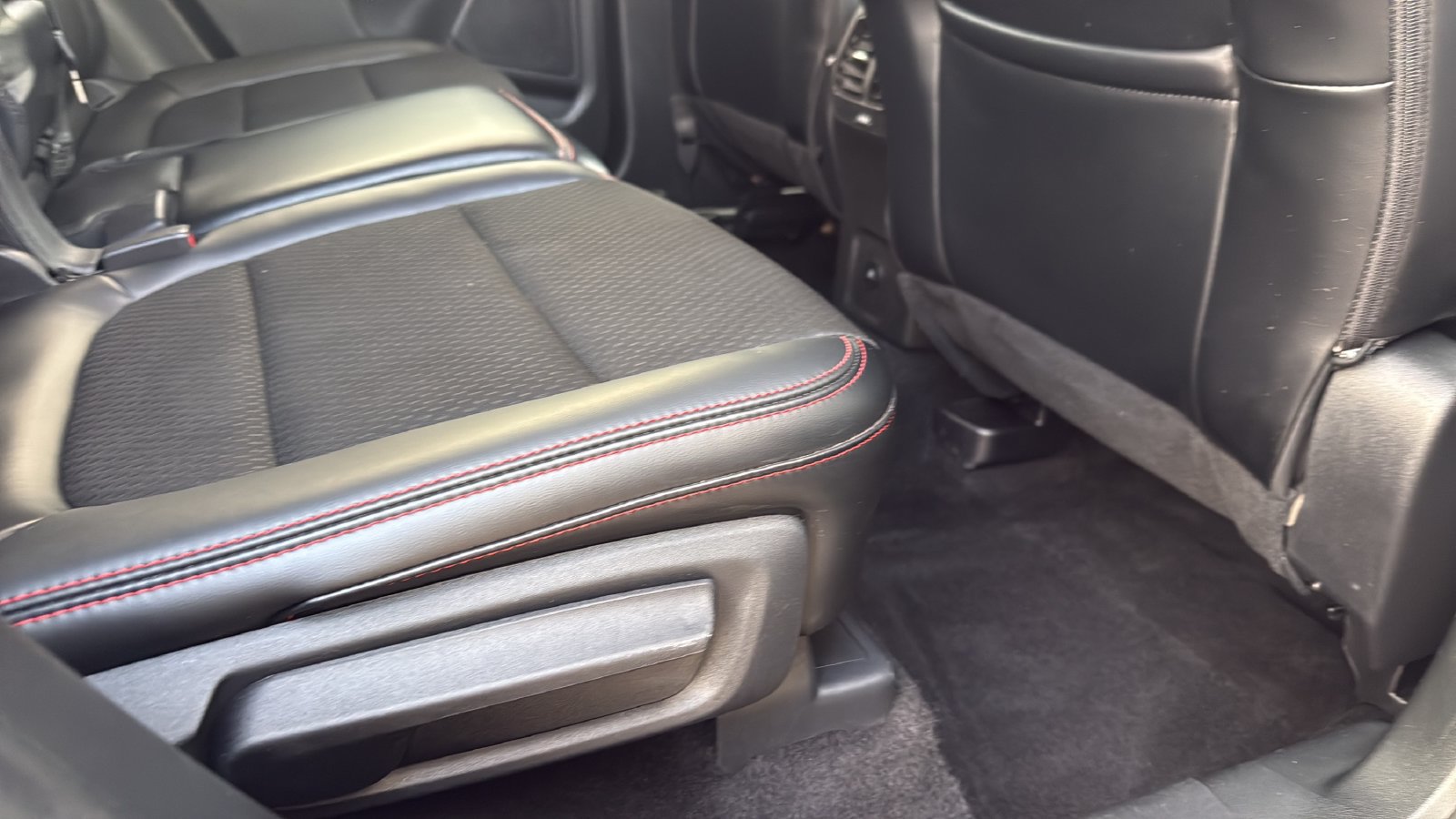 Certified 2025 Ford Escape ST-Line Select AWD/4WD image 26