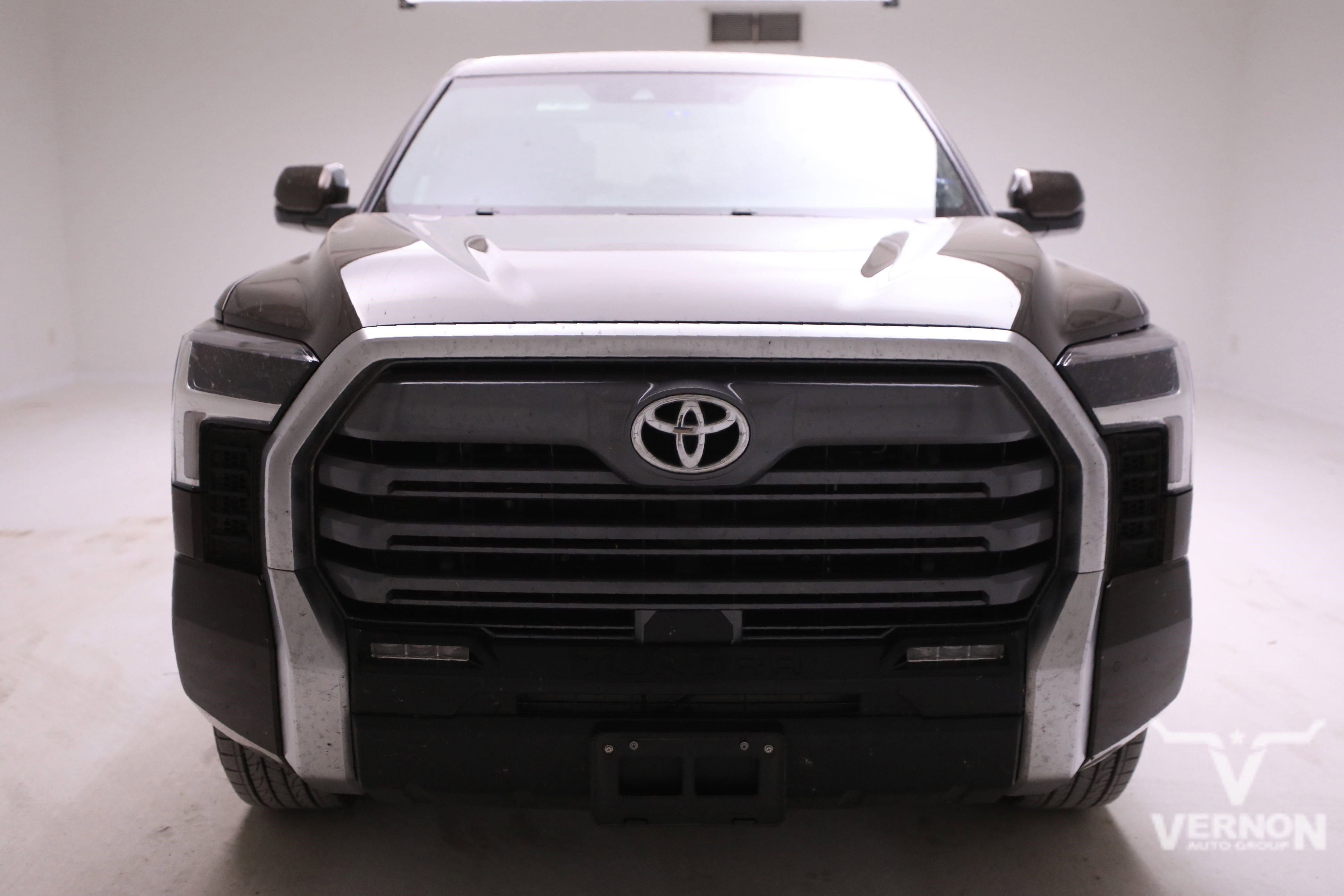 Used 2025 Toyota Tundra Limited w/ Power Package image 2