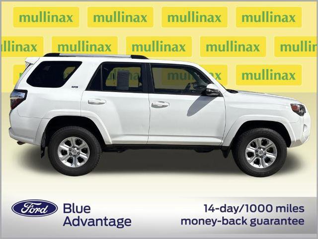 Used 2022 Toyota 4Runner SR5 Premium w/ Moonroof Package AWD/4WD image 2