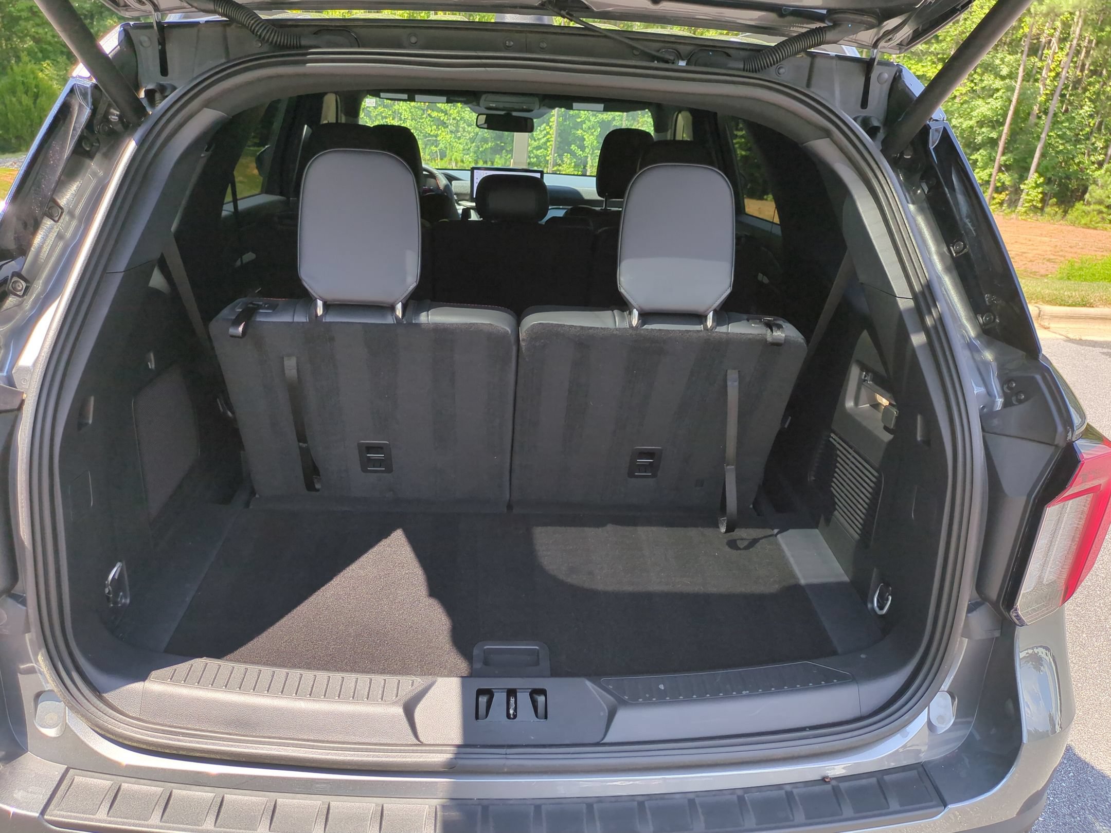 Certified 2026 Ford Explorer ST-Line w/ Premium Package RWD image 31