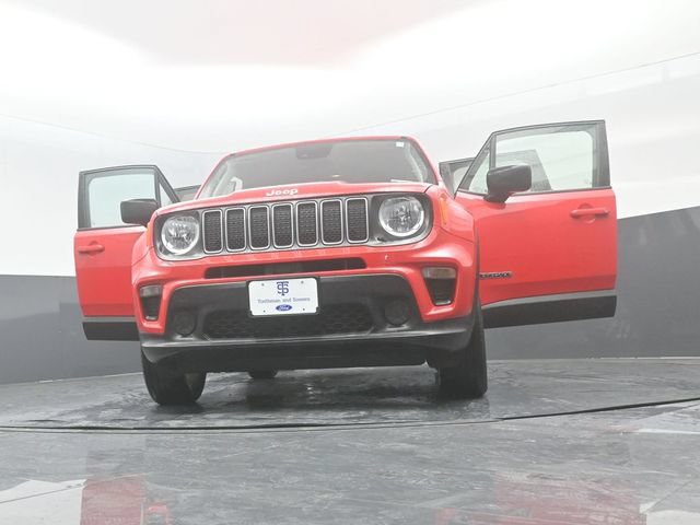 Used 2023 Jeep Renegade Latitude AWD/4WD image 30