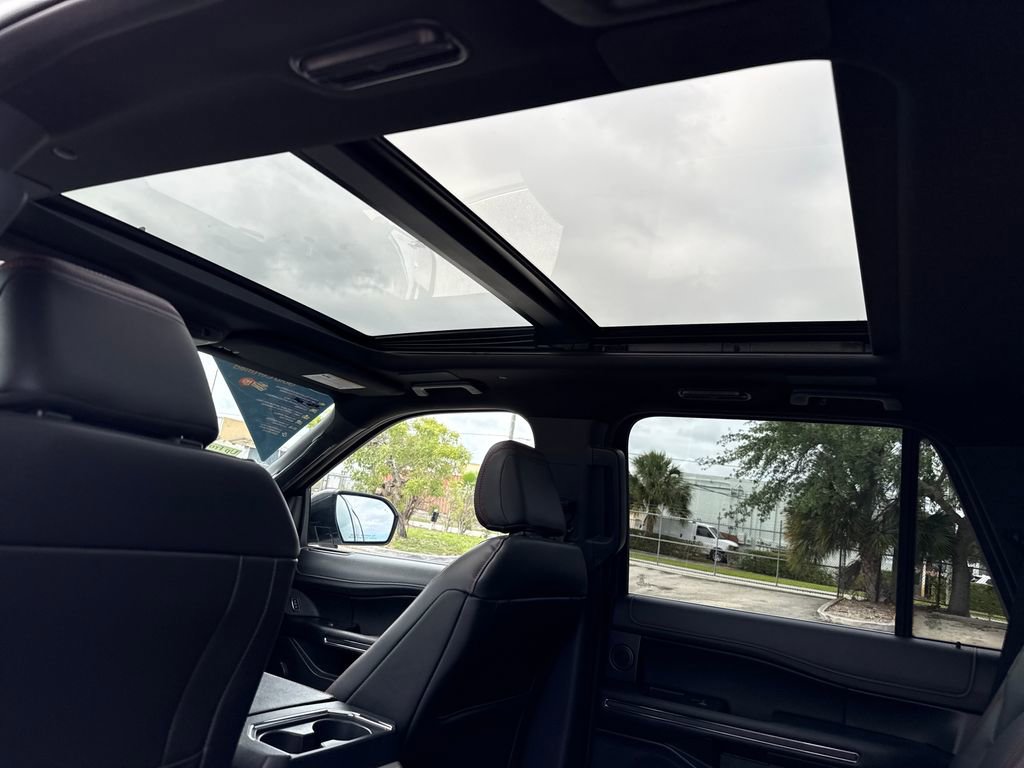 Certified 2023 Ford Expedition Limited image 9