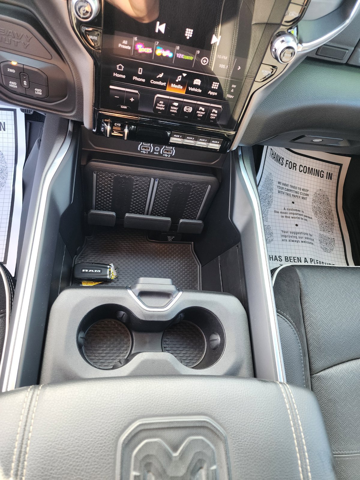Used 2025 RAM 3500 Laramie AWD/4WD image 19
