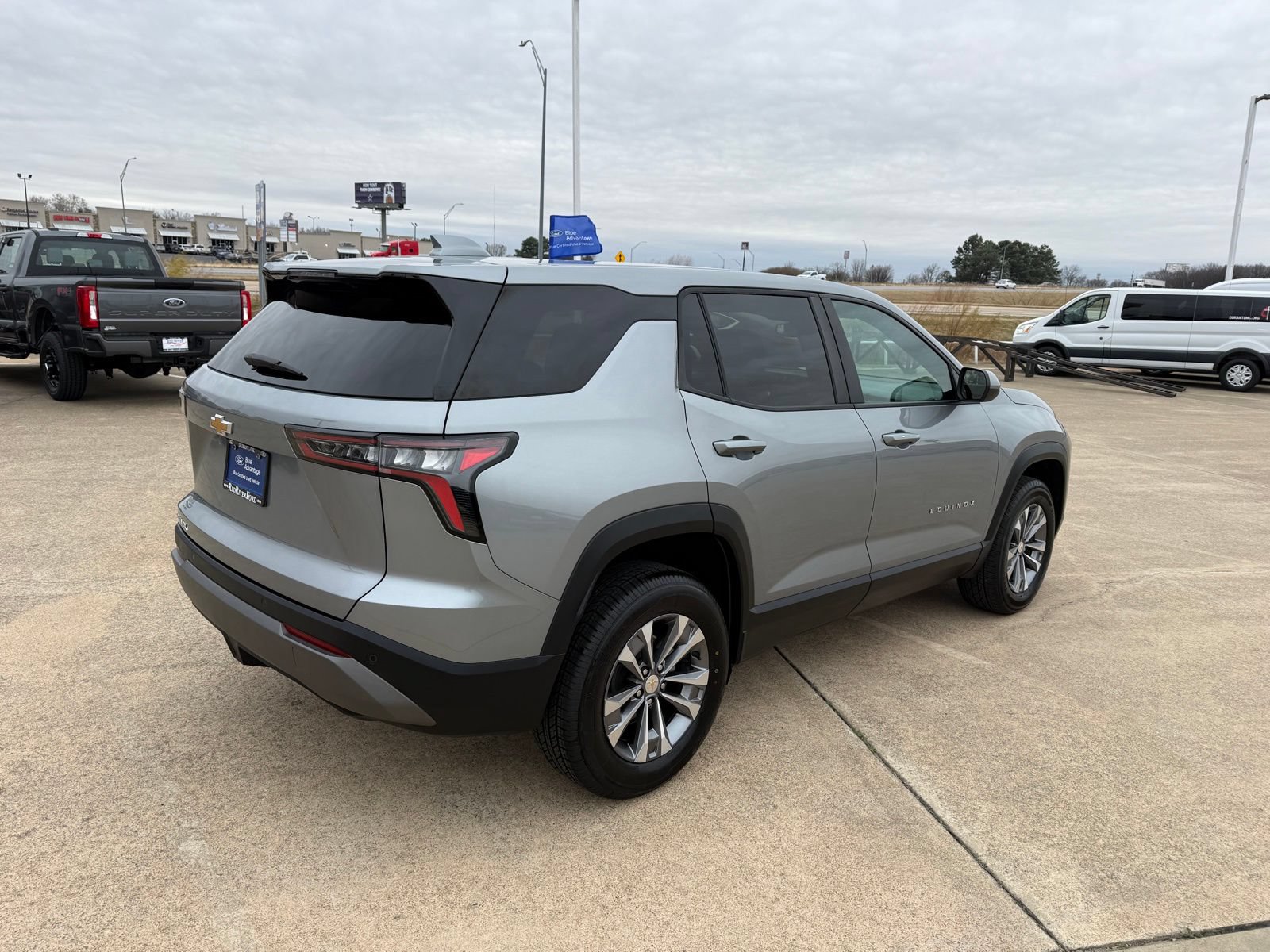 Used 2025 Chevrolet Equinox LT FWD image 5
