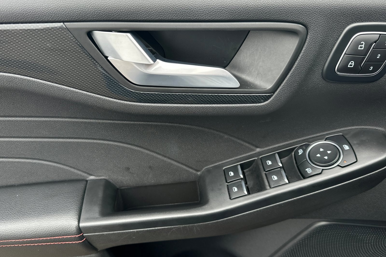 Certified 2025 Ford Escape ST-Line Elite w/ Tech Pack #2 image 10