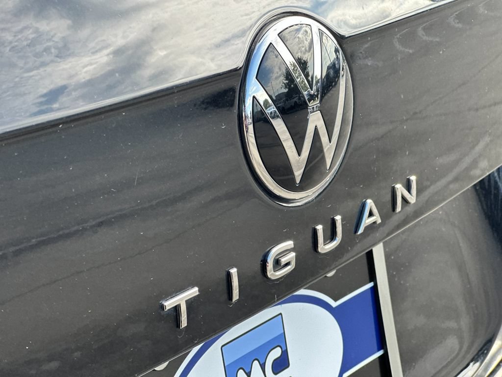 Used 2023 Volkswagen Tiguan SE R-Line FWD image 28