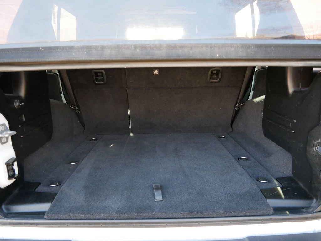 Used 2018 Jeep Wrangler Unlimited Sahara AWD/4WD image 10