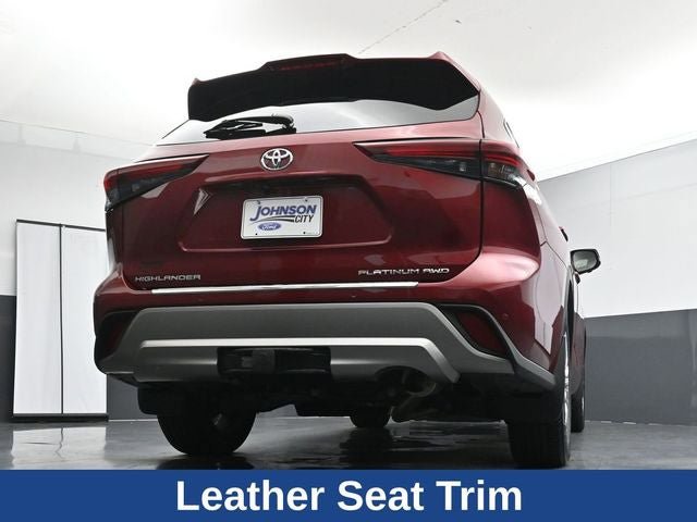 Used 2025 Toyota Highlander Platinum AWD/4WD image 35